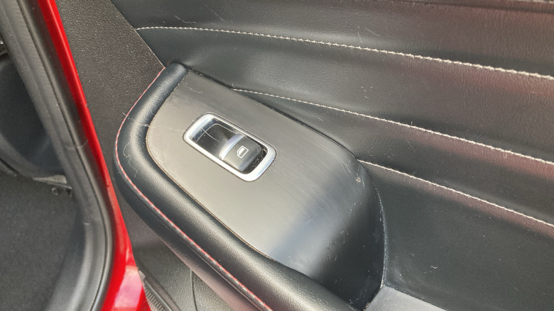 MG Hs 1.5 T-GDI Exclusive 5dr DCT Petrol Hatchback